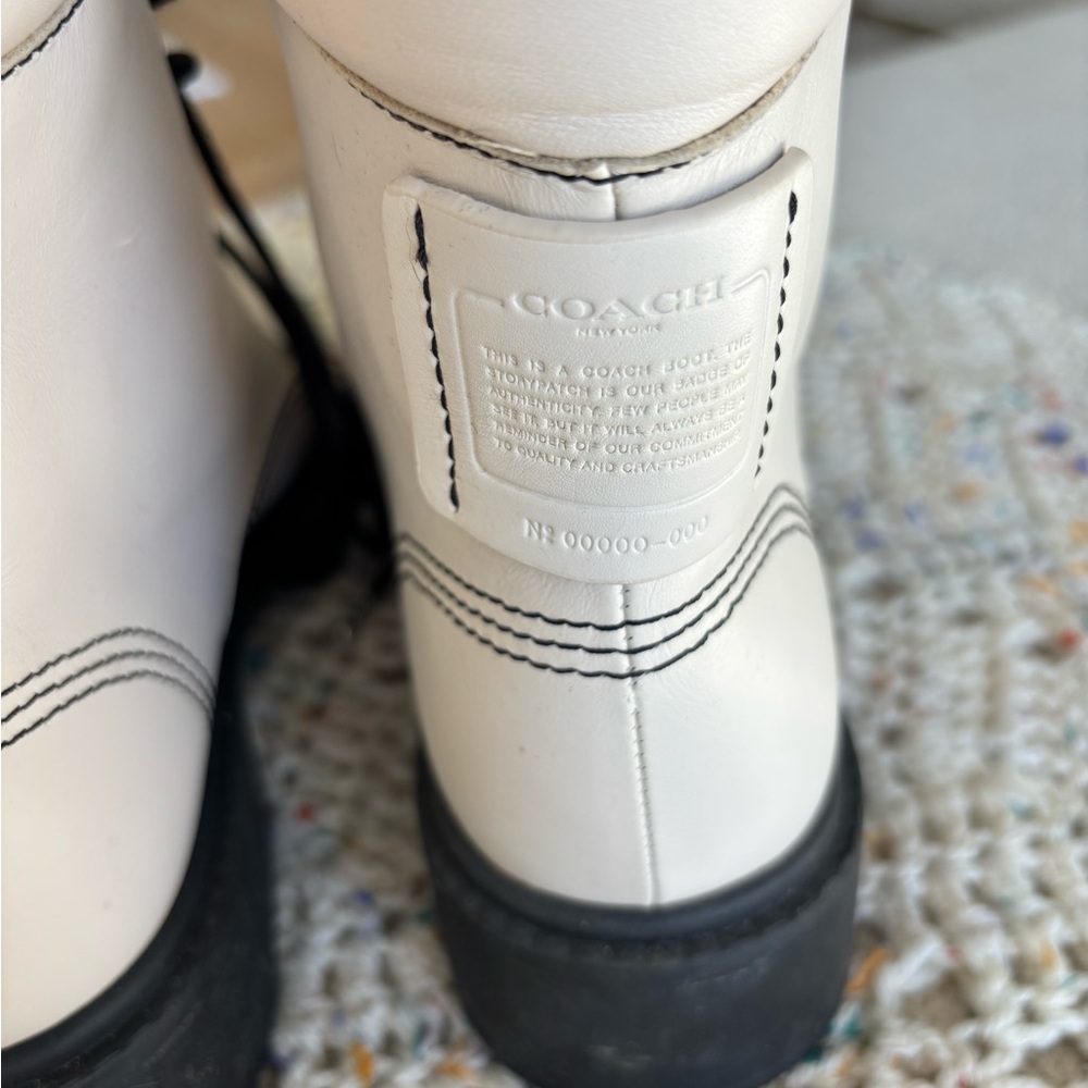 Stylish White Lace-Up Women's Boots - Picture 4 of 5
